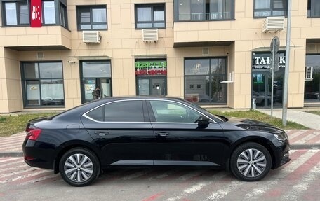 Skoda Superb III рестайлинг, 2021 год, 2 700 000 рублей, 4 фотография
