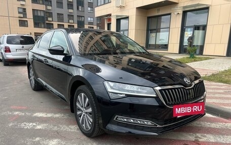 Skoda Superb III рестайлинг, 2021 год, 2 700 000 рублей, 3 фотография