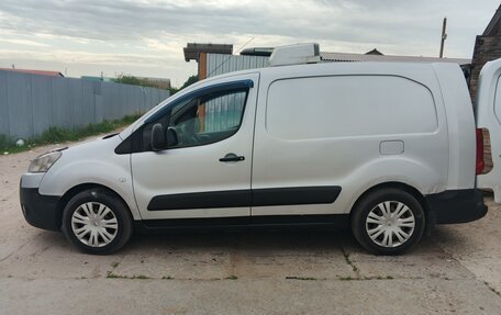 Peugeot Partner II рестайлинг 2, 2011 год, 900 000 рублей, 1 фотография