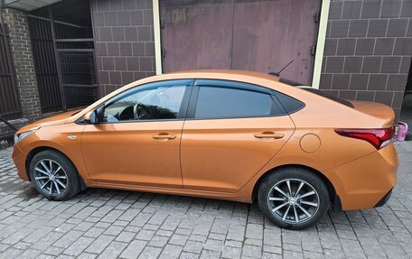 Hyundai Solaris II рестайлинг, 2017 год, 1 250 000 рублей, 4 фотография