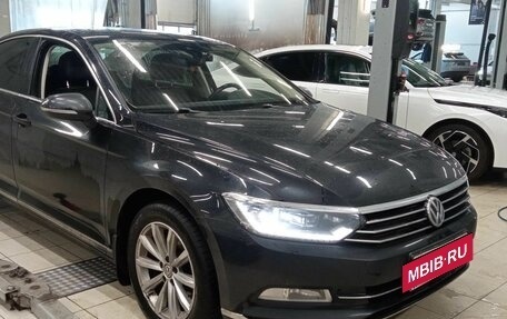 Volkswagen Passat B8 рестайлинг, 2018 год, 1 900 000 рублей, 2 фотография