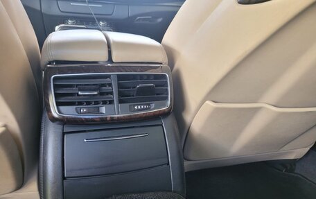 Audi A8, 2012 год, 3 700 000 рублей, 17 фотография