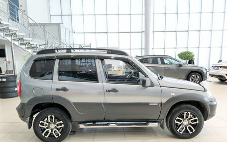 Chevrolet Niva I рестайлинг, 2011 год, 450 000 рублей, 4 фотография