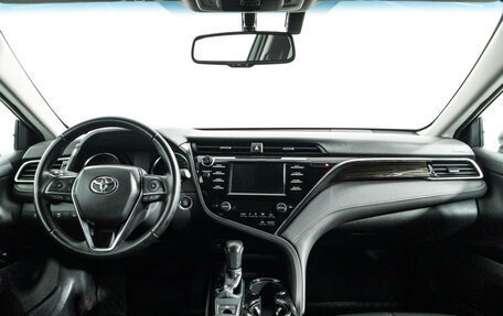 Toyota Camry, 2020 год, 3 450 000 рублей, 13 фотография