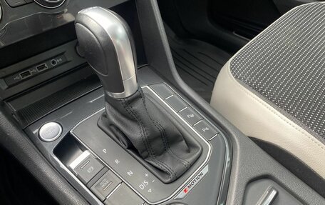 Volkswagen Tiguan II, 2018 год, 2 575 000 рублей, 13 фотография