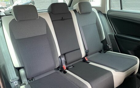 Volkswagen Tiguan II, 2018 год, 2 575 000 рублей, 15 фотография