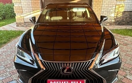 Lexus ES VII, 2019 год, 3 550 000 рублей, 1 фотография