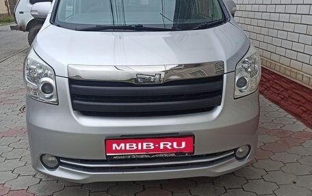 Toyota Noah III, 2009 год, 1 250 000 рублей, 1 фотография