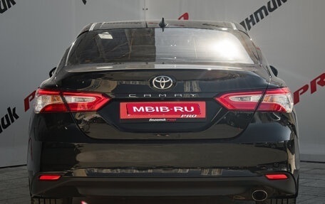 Toyota Camry, 2018 год, 2 900 000 рублей, 8 фотография