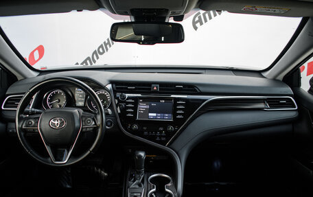 Toyota Camry, 2018 год, 2 900 000 рублей, 13 фотография