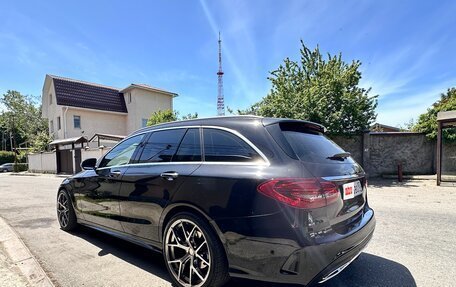 Mercedes-Benz C-Класс, 2019 год, 3 550 000 рублей, 5 фотография