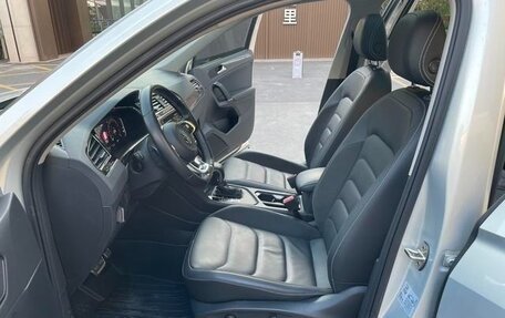 Volkswagen Tiguan II, 2022 год, 2 300 000 рублей, 8 фотография
