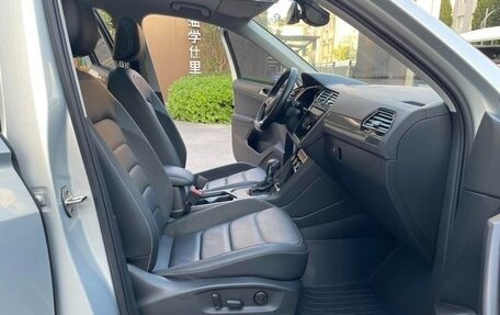 Volkswagen Tiguan II, 2022 год, 2 300 000 рублей, 12 фотография