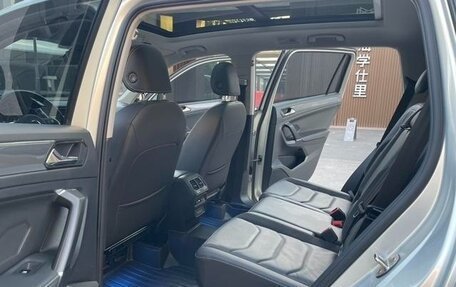 Volkswagen Tiguan II, 2022 год, 2 300 000 рублей, 16 фотография