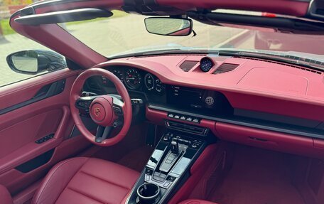 Porsche 911, 2022 год, 20 000 000 рублей, 17 фотография