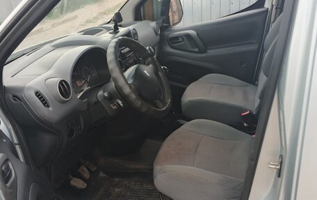 Peugeot Partner II рестайлинг 2, 2011 год, 900 000 рублей, 2 фотография
