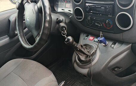 Peugeot Partner II рестайлинг 2, 2011 год, 900 000 рублей, 10 фотография