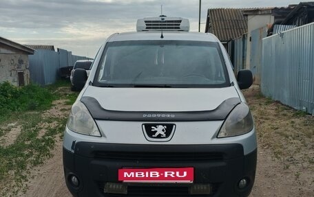 Peugeot Partner II рестайлинг 2, 2011 год, 900 000 рублей, 8 фотография