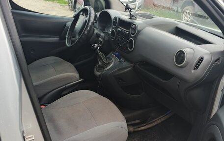 Peugeot Partner II рестайлинг 2, 2011 год, 900 000 рублей, 18 фотография
