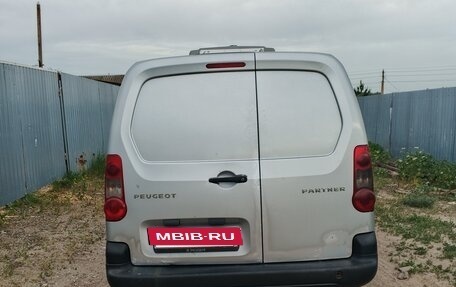 Peugeot Partner II рестайлинг 2, 2011 год, 900 000 рублей, 16 фотография