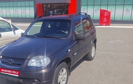 Chevrolet Niva I рестайлинг, 2012 год, 720 000 рублей, 3 фотография