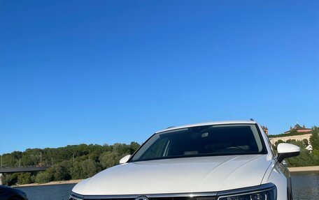 Volkswagen Tiguan II, 2019 год, 3 200 000 рублей, 2 фотография
