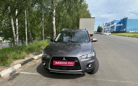 Mitsubishi Outlander III рестайлинг 3, 2010 год, 1 220 000 рублей, 3 фотография