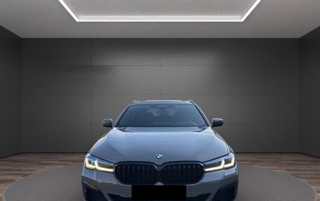 BMW 5 серия, 2022 год, 6 050 000 рублей, 2 фотография