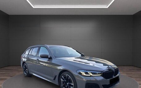 BMW 5 серия, 2022 год, 6 050 000 рублей, 3 фотография