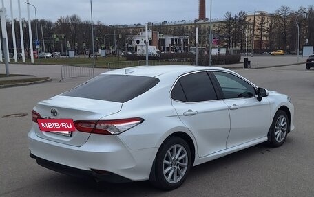 Toyota Camry, 2021 год, 2 190 000 рублей, 10 фотография
