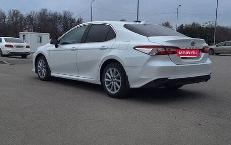 Toyota Camry, 2021 год, 2 190 000 рублей, 9 фотография