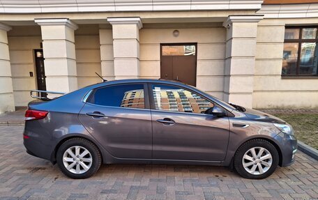 KIA Rio III рестайлинг, 2016 год, 1 000 000 рублей, 5 фотография