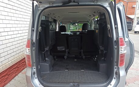 Toyota Noah III, 2009 год, 1 250 000 рублей, 7 фотография