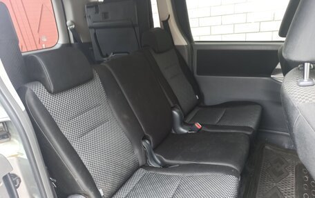 Toyota Noah III, 2009 год, 1 250 000 рублей, 11 фотография