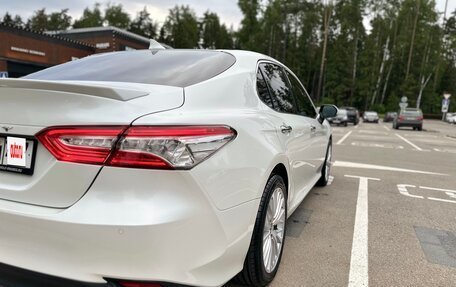 Toyota Camry, 2018 год, 2 490 000 рублей, 10 фотография