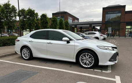 Toyota Camry, 2018 год, 2 490 000 рублей, 17 фотография