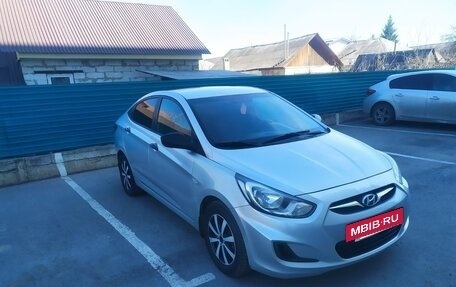 Hyundai Accent IV, 2013 год, 670 000 рублей, 3 фотография