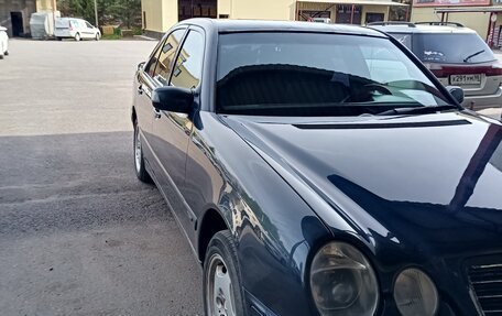 Mercedes-Benz E-Класс, 1999 год, 550 000 рублей, 4 фотография