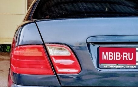 Mercedes-Benz E-Класс, 1999 год, 550 000 рублей, 5 фотография