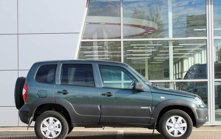Chevrolet Niva I рестайлинг, 2017 год, 670 000 рублей, 5 фотография