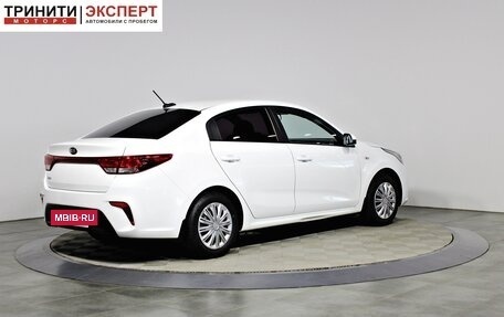 KIA Rio IV, 2018 год, 957 000 рублей, 5 фотография
