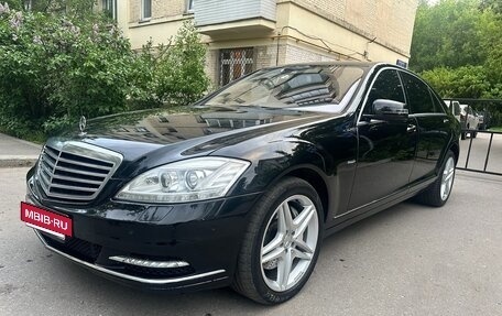 Mercedes-Benz S-Класс, 2011 год, 1 920 000 рублей, 3 фотография