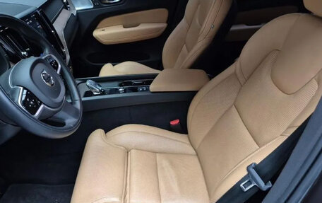 Volvo XC60 II, 2022 год, 4 100 000 рублей, 8 фотография