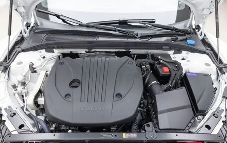 Volvo V60 II, 2022 год, 3 500 000 рублей, 6 фотография