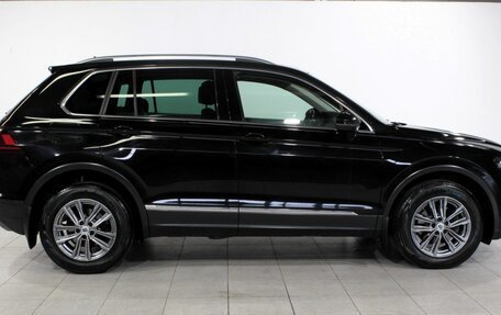 Volkswagen Tiguan II, 2017 год, 2 390 000 рублей, 4 фотография