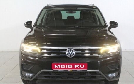 Volkswagen Tiguan II, 2017 год, 2 390 000 рублей, 2 фотография