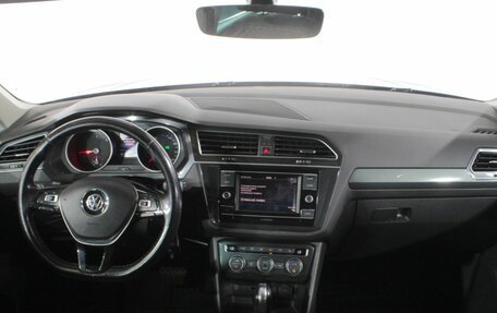 Volkswagen Tiguan II, 2017 год, 2 390 000 рублей, 15 фотография