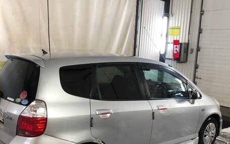 Honda Fit III, 2004 год, 360 000 рублей, 2 фотография