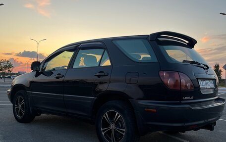 Lexus RX IV рестайлинг, 1999 год, 870 000 рублей, 2 фотография