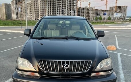 Lexus RX IV рестайлинг, 1999 год, 870 000 рублей, 3 фотография